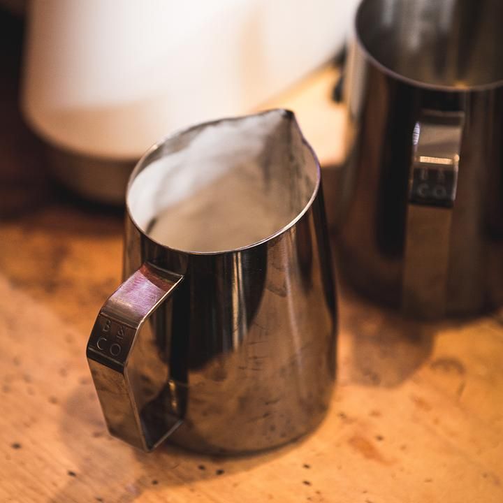 pitcher-rozovoe-zoloto-dial-in-barista-and-co-600-ml_9qfy09ovkmbstt6c.jpg