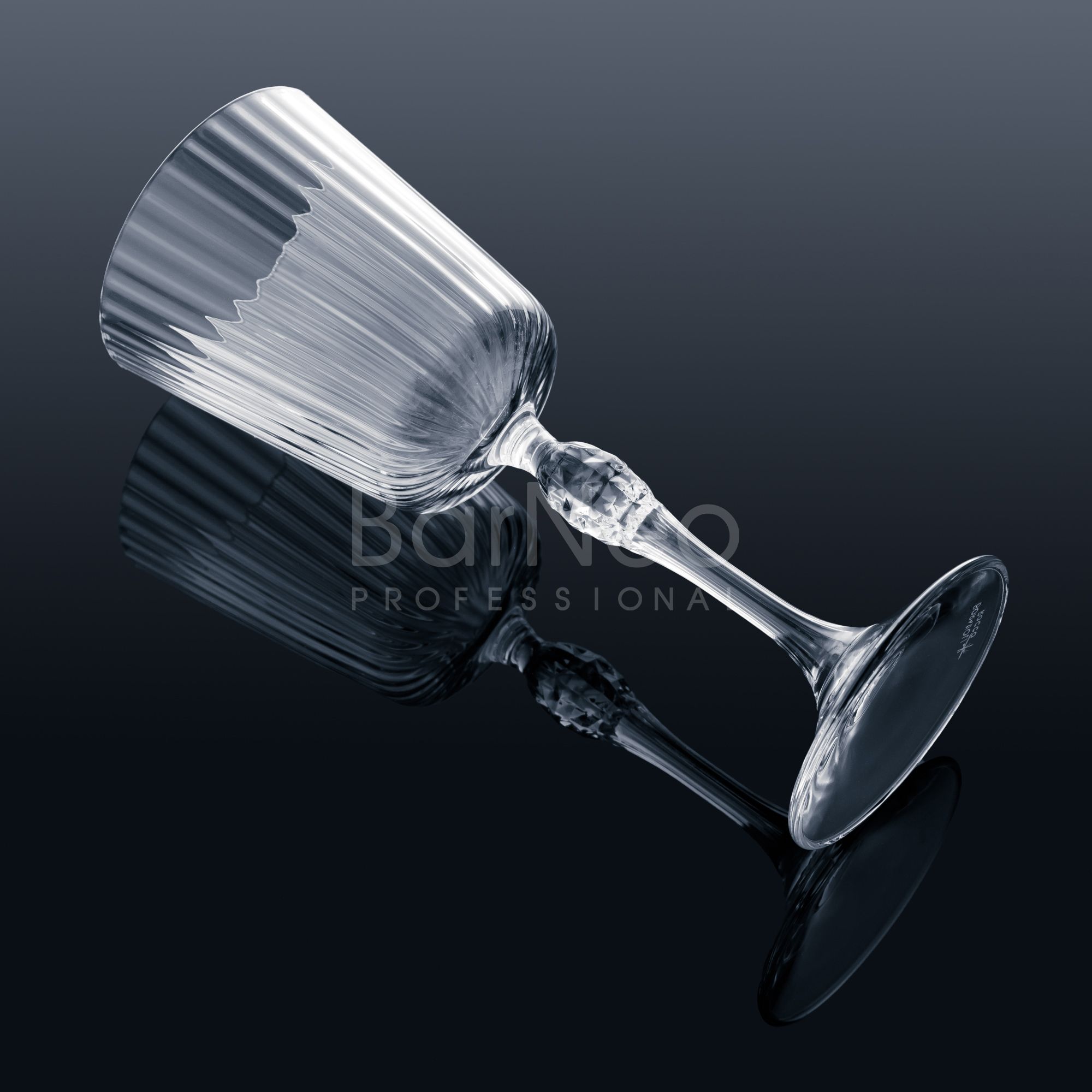 bokal-dlya-kokteilya-amerika-20kh-240ml-d-78-h-202-mm-prozrachnyi-bormioli-rocco-1171023_eewk2jly45lu0h.jpg