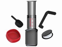 Кофеварка AeroPress Go, компактная версия для путешествий