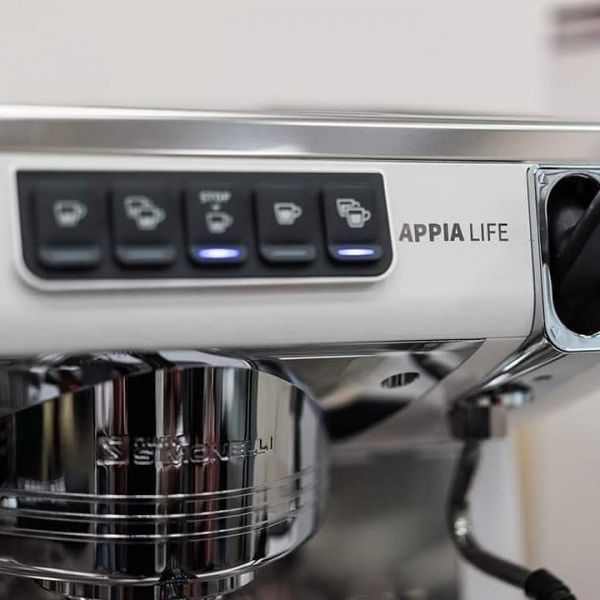 kofemashina-nuova-simonelli-appia-life-2gr-v-220v-white-high-groups-economizer_9qfy0esrk4iisymj.jpg