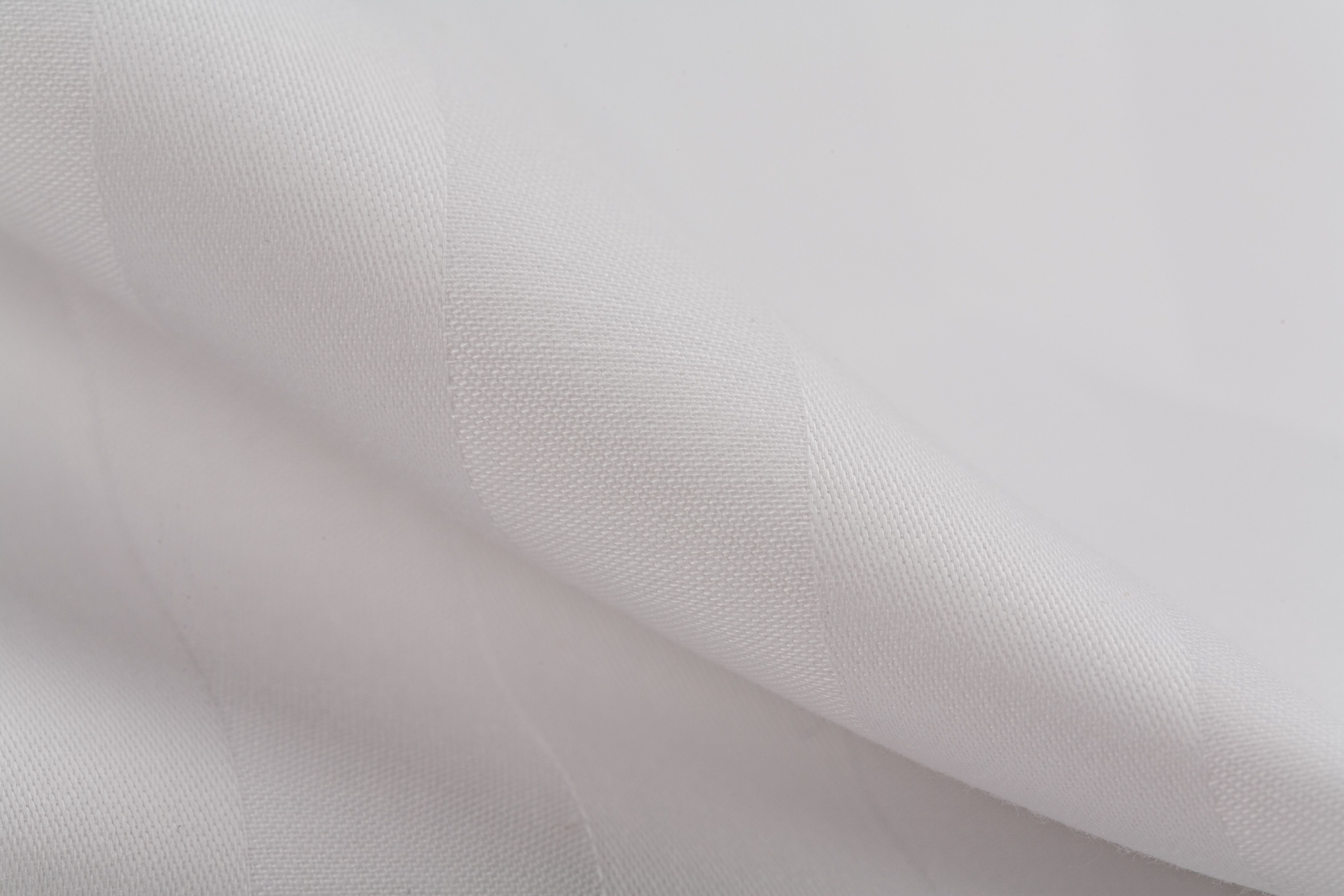pododeyalnik-evro-210kh220-sm-satin-straip-1kh-1-4-sht-komplekt_9qfy0ms9krg2b34z.jpg