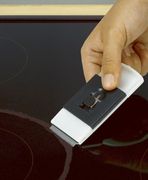 Скребок Fackelmann для стеклокерамических поверхностей 10*4,5 см. FM