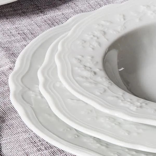 tarelka-fler-byanko-desertnaya-farfor-d-22-sm-belyi-andrea-fontebasso-3015668_eewk213lv23e3ew.jpg